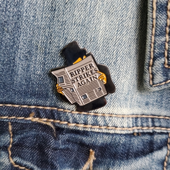 2/$20. Jack the Ripper True Crime Horror Pin. - Picture 1 of 2